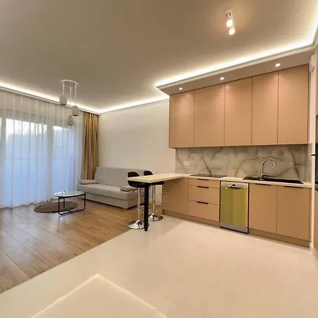 Kaskady Modern - Close To The Center